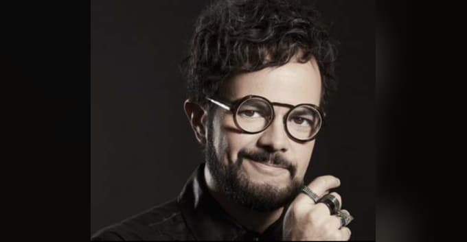 Fotografía de referencia de Aleks Syntek